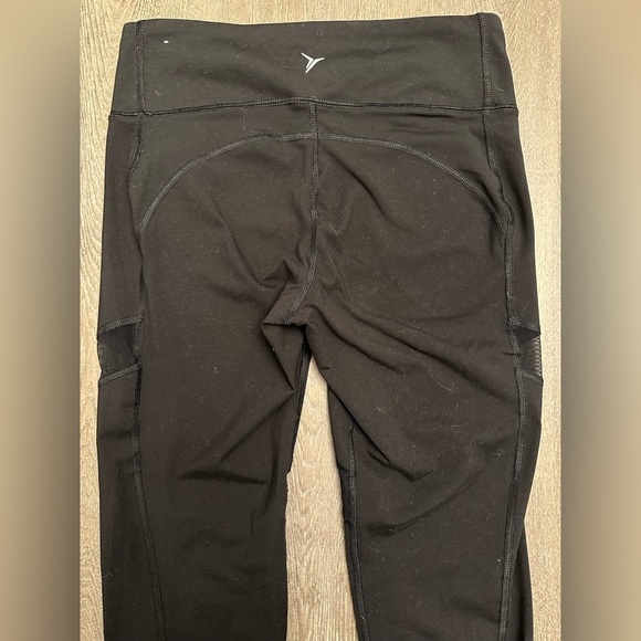 WORN ONCE OLD NAVY BLACK MESH DESIGN LEGGINGS - Size Medium SKU:344 - Picture 6 of 7